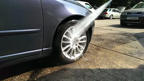 Wheel arch steam clean